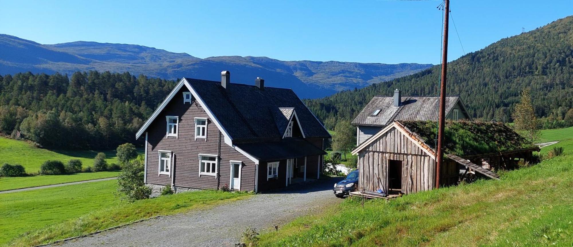 Heggjabygda Gjestegard - Historisk Tommerhus I Landlige Omgivelser Nordfjordeid Buitenkant foto